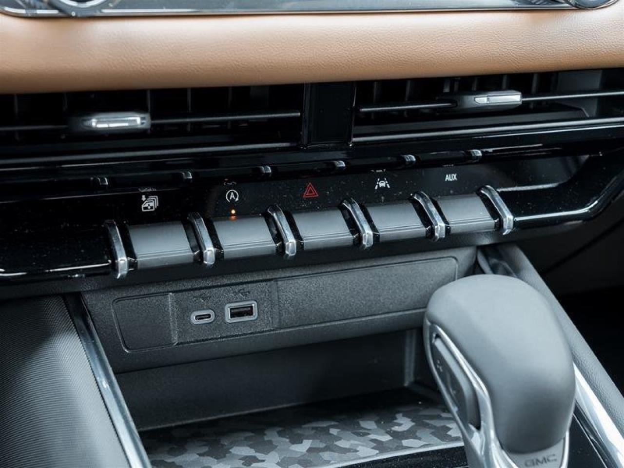 2025 GMC Canyon AT4 Photo