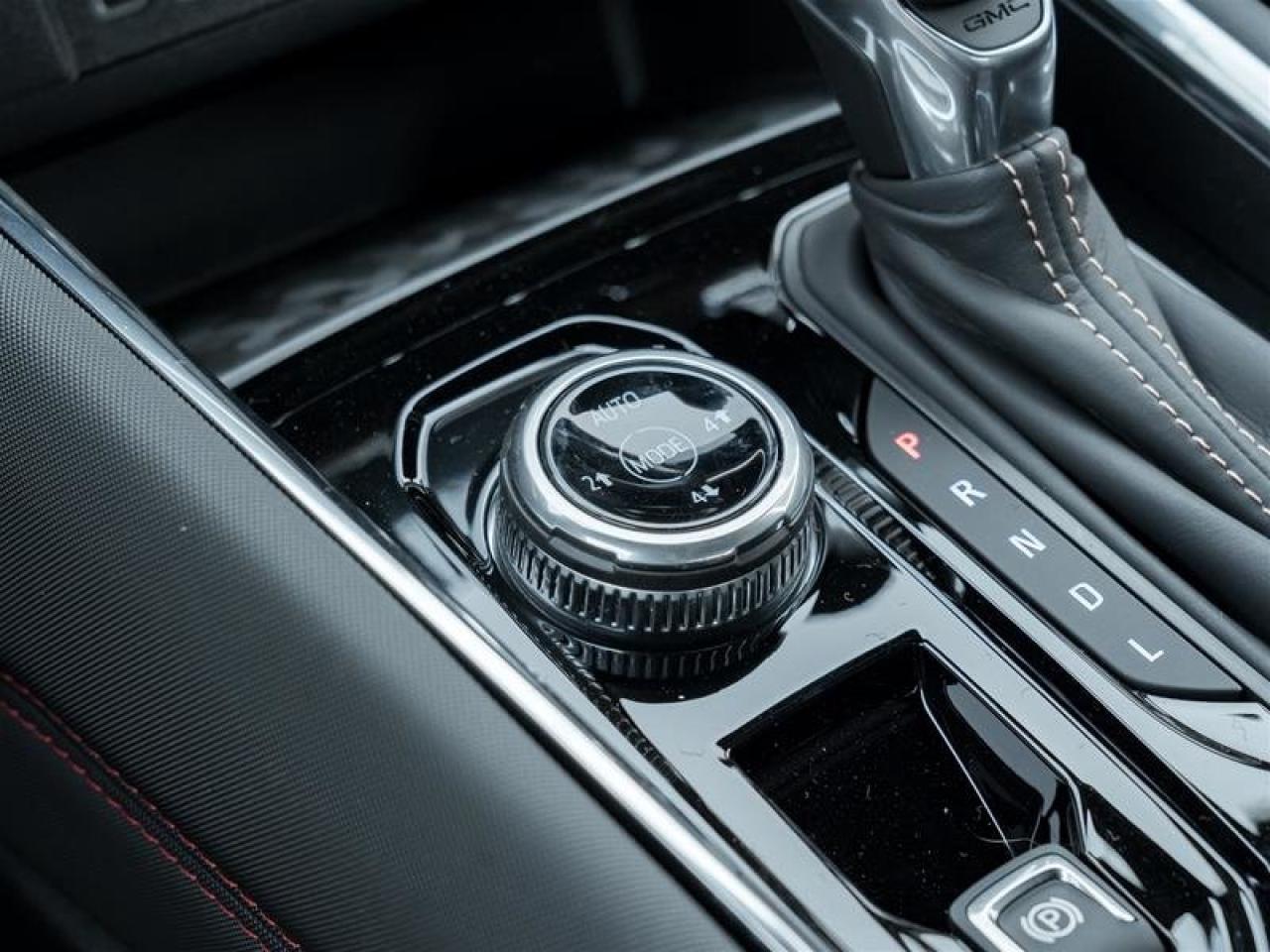 2025 GMC Canyon AT4 Photo