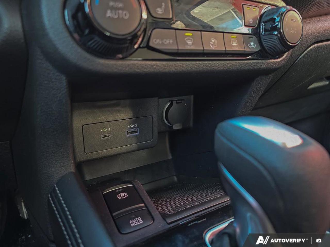 2024 Nissan Kicks SV | Heated Seats | Back-Up Camera | Android Auto | Photo