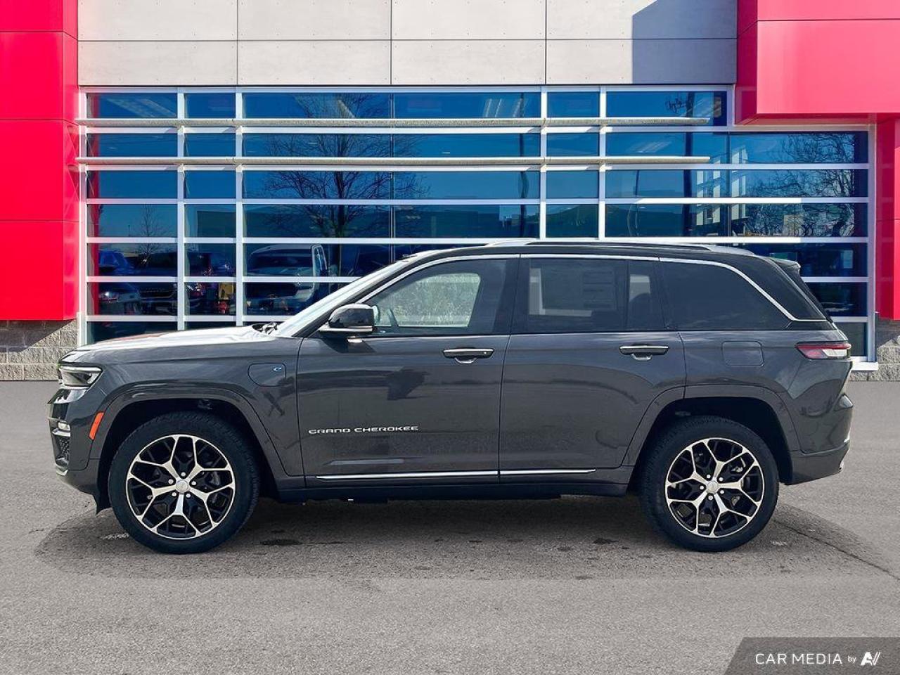2023 Jeep Grand Cherokee 4xe Summit Reserve | Navigation | Leather | Sunroof | Remote Start | Rain Sensing Wipers | Photo