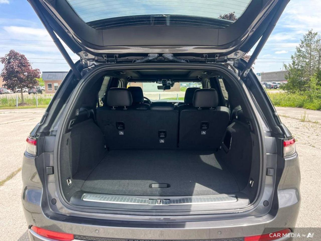 2023 Jeep Grand Cherokee 4xe Summit Reserve | Navigation | Leather | Sunroof | Remote Start | Rain Sensing Wipers | Photo