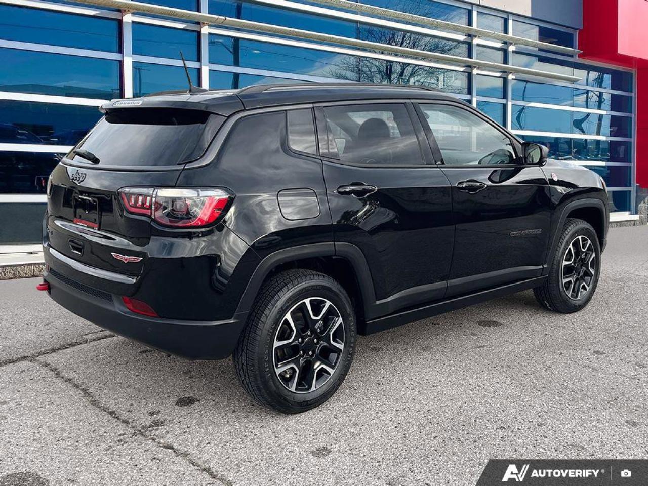 2021 Jeep Compass Trailhawk | Pano Roof | Navigation | Apple Carplay | Photo