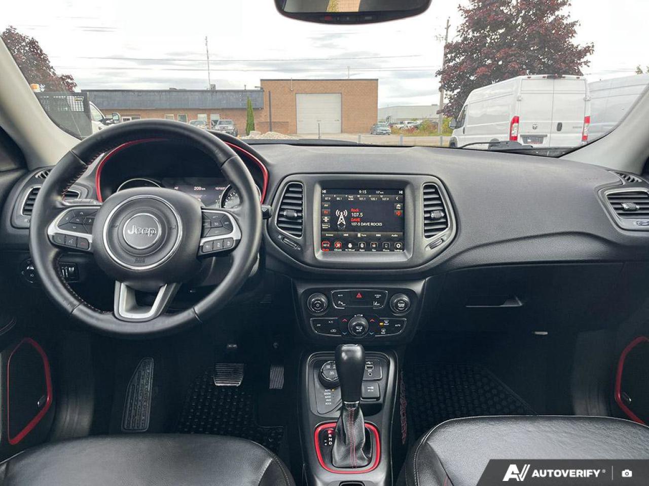 2021 Jeep Compass Trailhawk | Pano Roof | Navigation | Apple Carplay | Photo