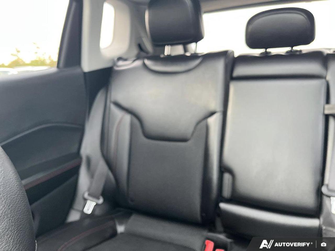 2021 Jeep Compass Trailhawk | Pano Roof | Navigation | Apple Carplay | Photo