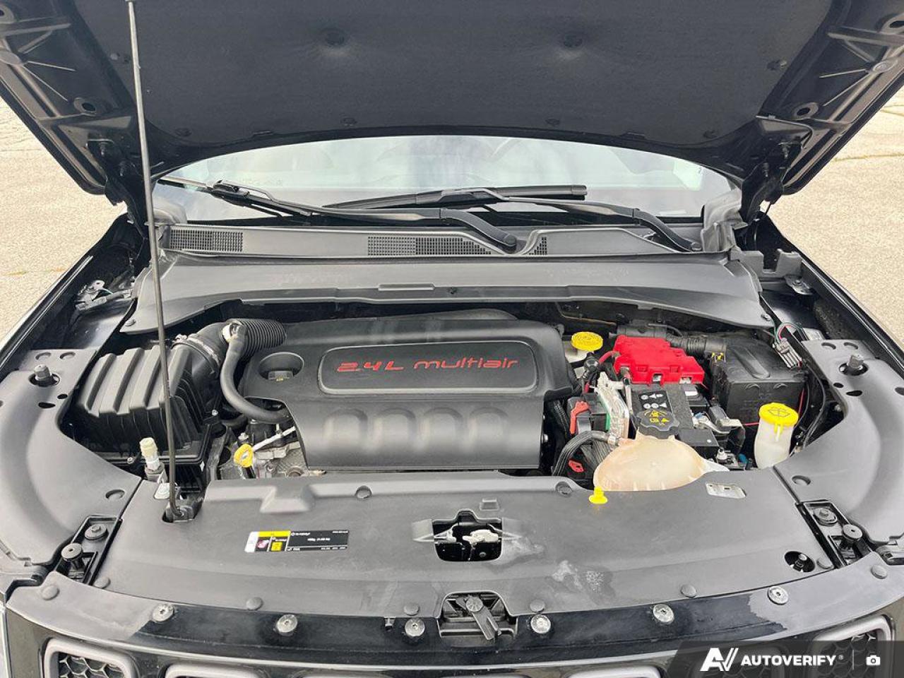 2021 Jeep Compass Trailhawk | Pano Roof | Navigation | Apple Carplay | Photo