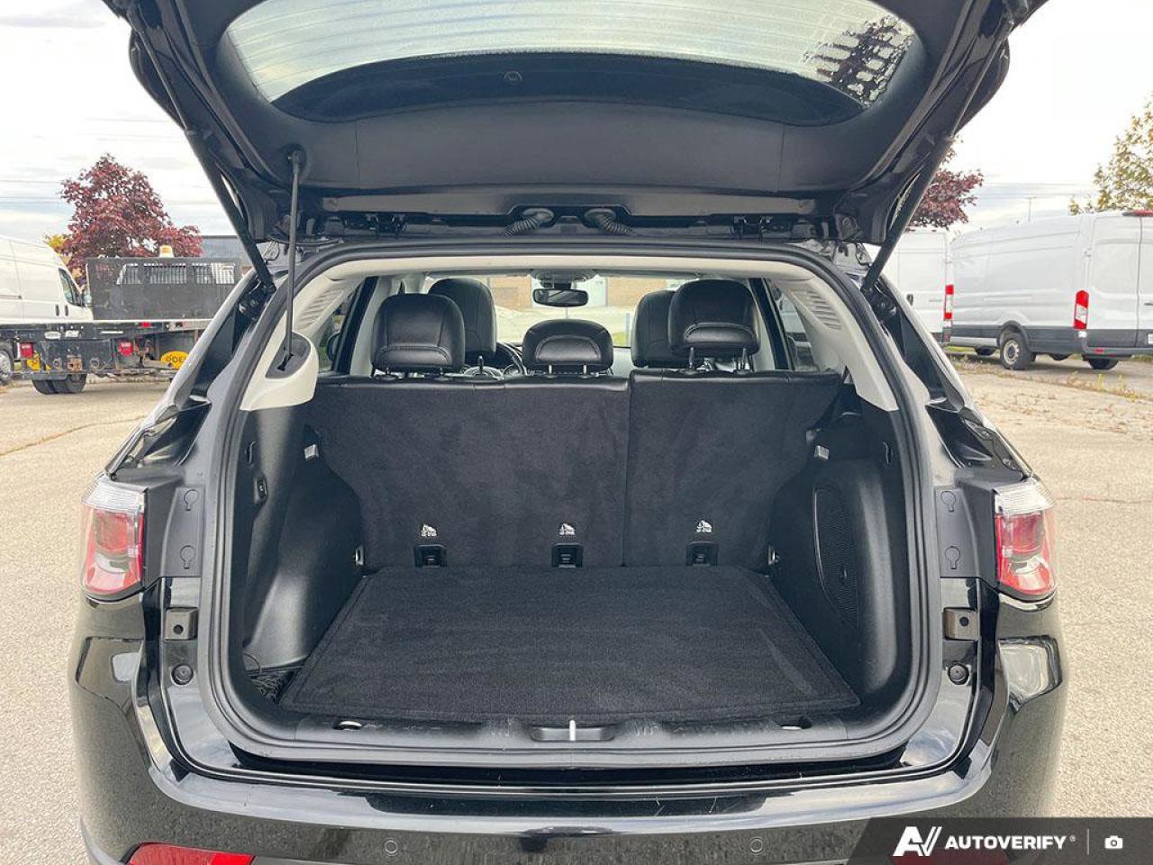 2021 Jeep Compass Trailhawk | Pano Roof | Navigation | Apple Carplay | Photo