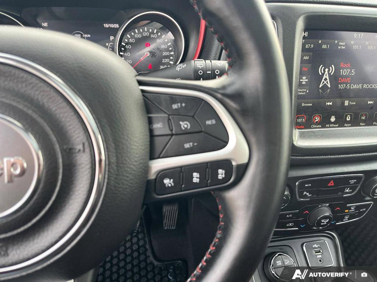 2021 Jeep Compass Trailhawk | Pano Roof | Navigation | Apple Carplay | Photo