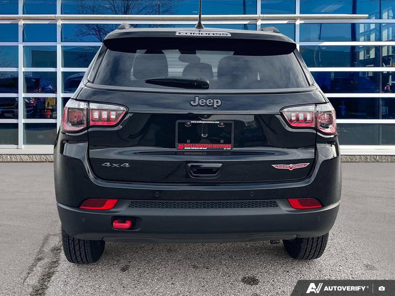 2021 Jeep Compass Trailhawk | Pano Roof | Navigation | Apple Carplay | Photo