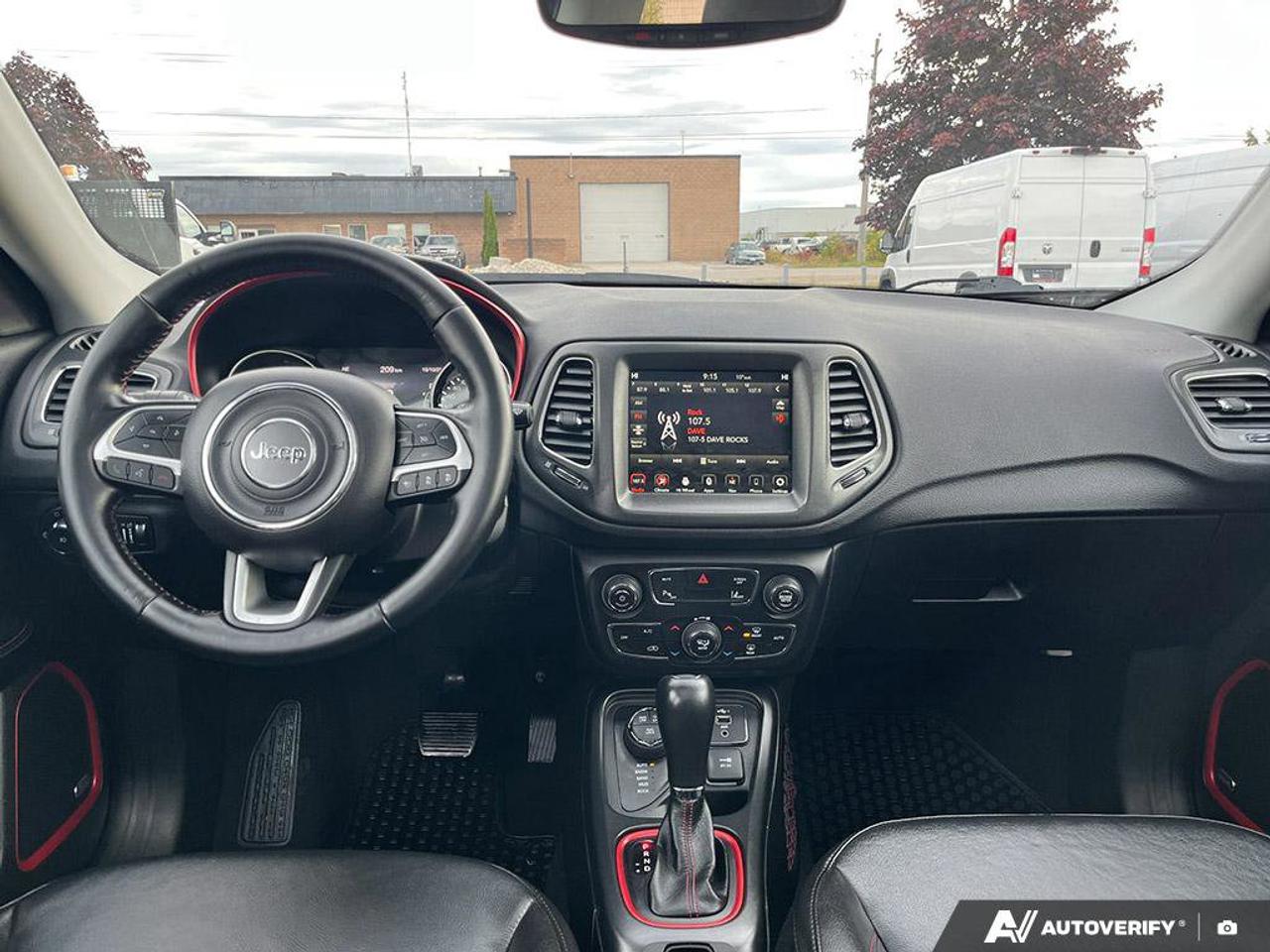 2021 Jeep Compass Trailhawk | Pano Roof | Navigation | Apple Carplay | Photo