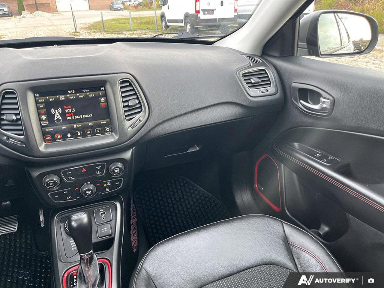 2021 Jeep Compass Trailhawk | Pano Roof | Navigation | Apple Carplay | Photo