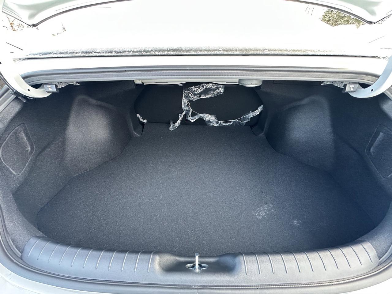 2026 Hyundai Elantra Luxury Photo