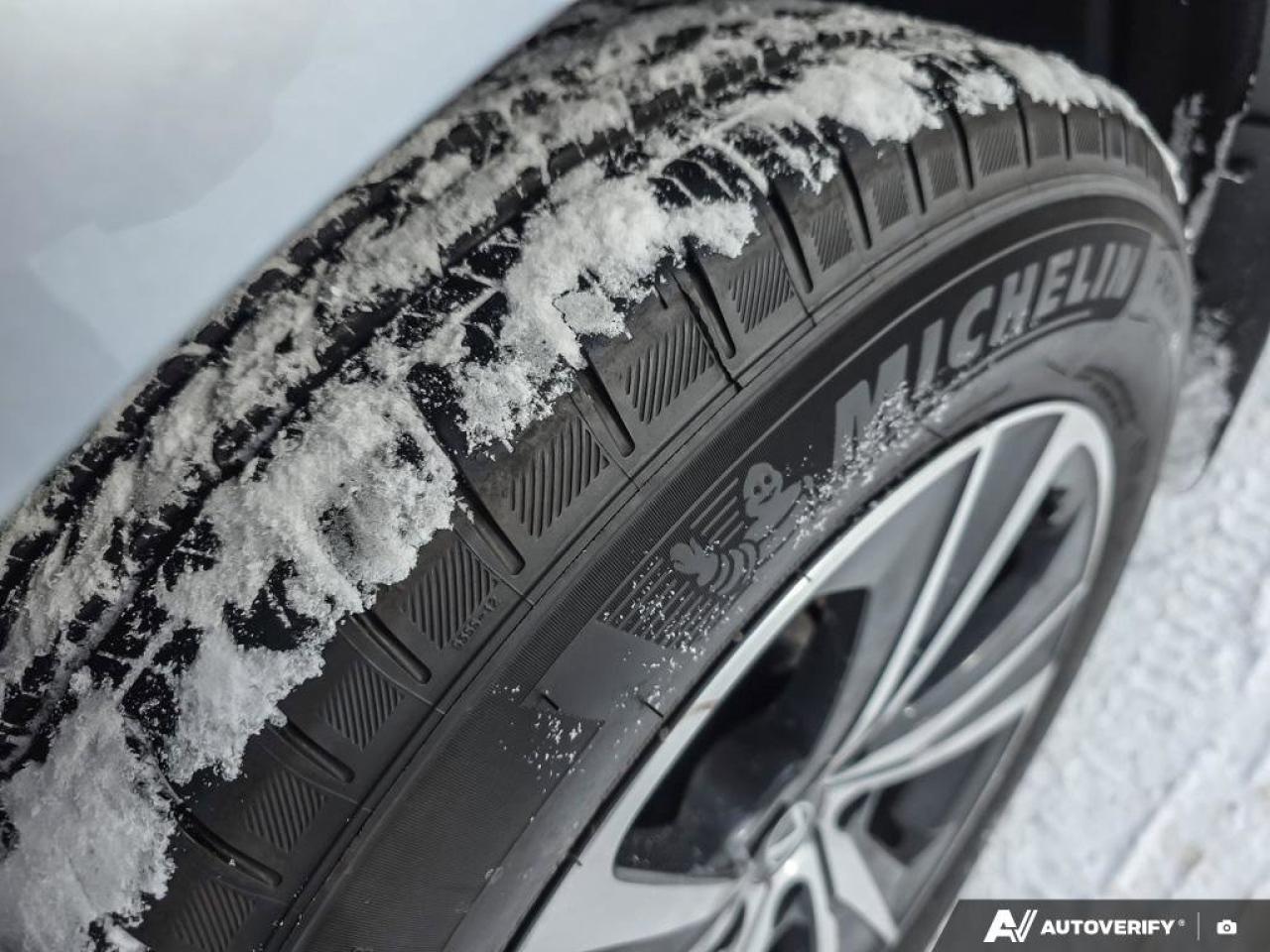 2025 Lexus RX 350 | AWD |   wireless Apple CarPlay & Android Auto | Lexus Safety Suite 3.0 | Photo