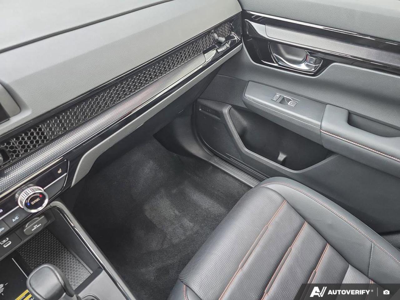 2024 Honda CR-V Hybrid Touring AWD | Apple Car Play | Android Auto | Leather Seating | Photo