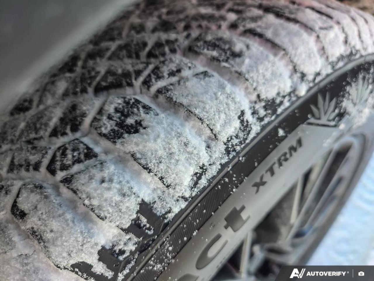 2024 Honda CR-V Hybrid Touring AWD | Apple Car Play | Multi-Angle Rearview Camera | Photo