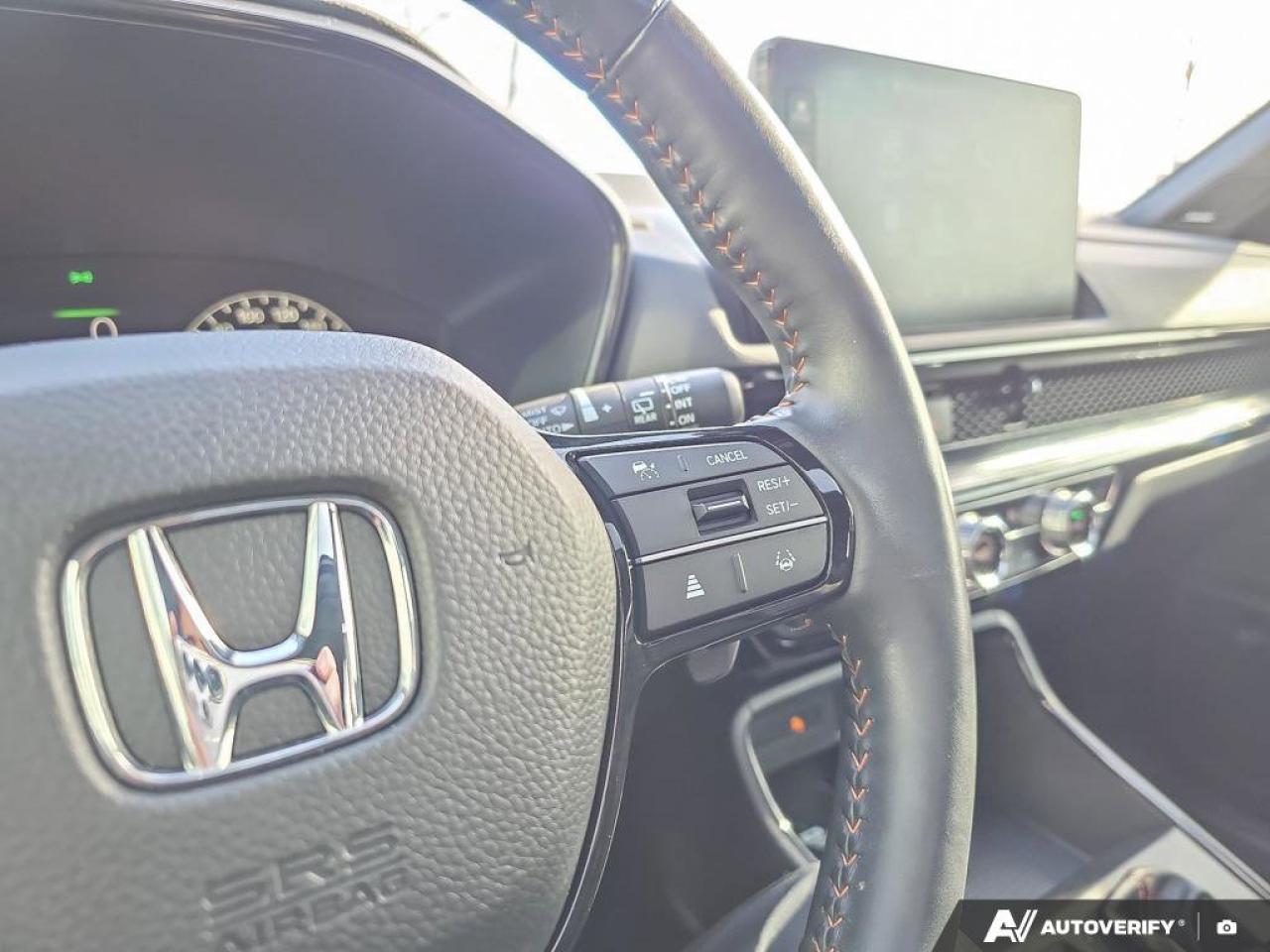 2024 Honda CR-V Hybrid Touring AWD | Apple Car Play | Multi-Angle Rearview Camera | Photo