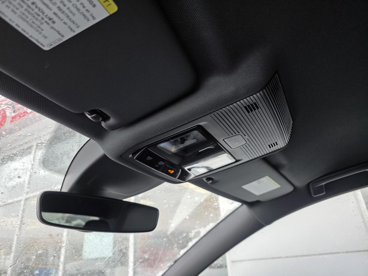 2024 Volkswagen Golf R | 4MOTION all-wheel drive with torque vectoring | Apple Car Play | Photo