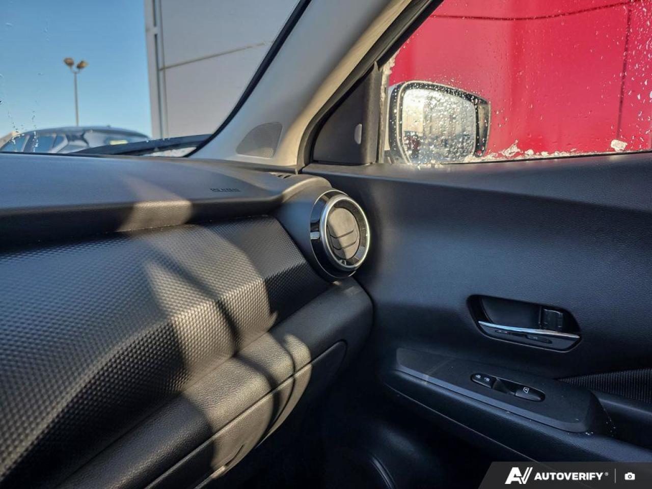 2024 Nissan Kicks SV | Android Auto | Apple Car Play | Heated Seats | Photo