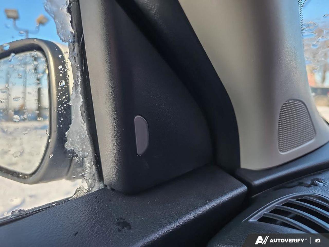 2024 Nissan Kicks SV | Android Auto | Apple Car Play | Heated Seats | Photo