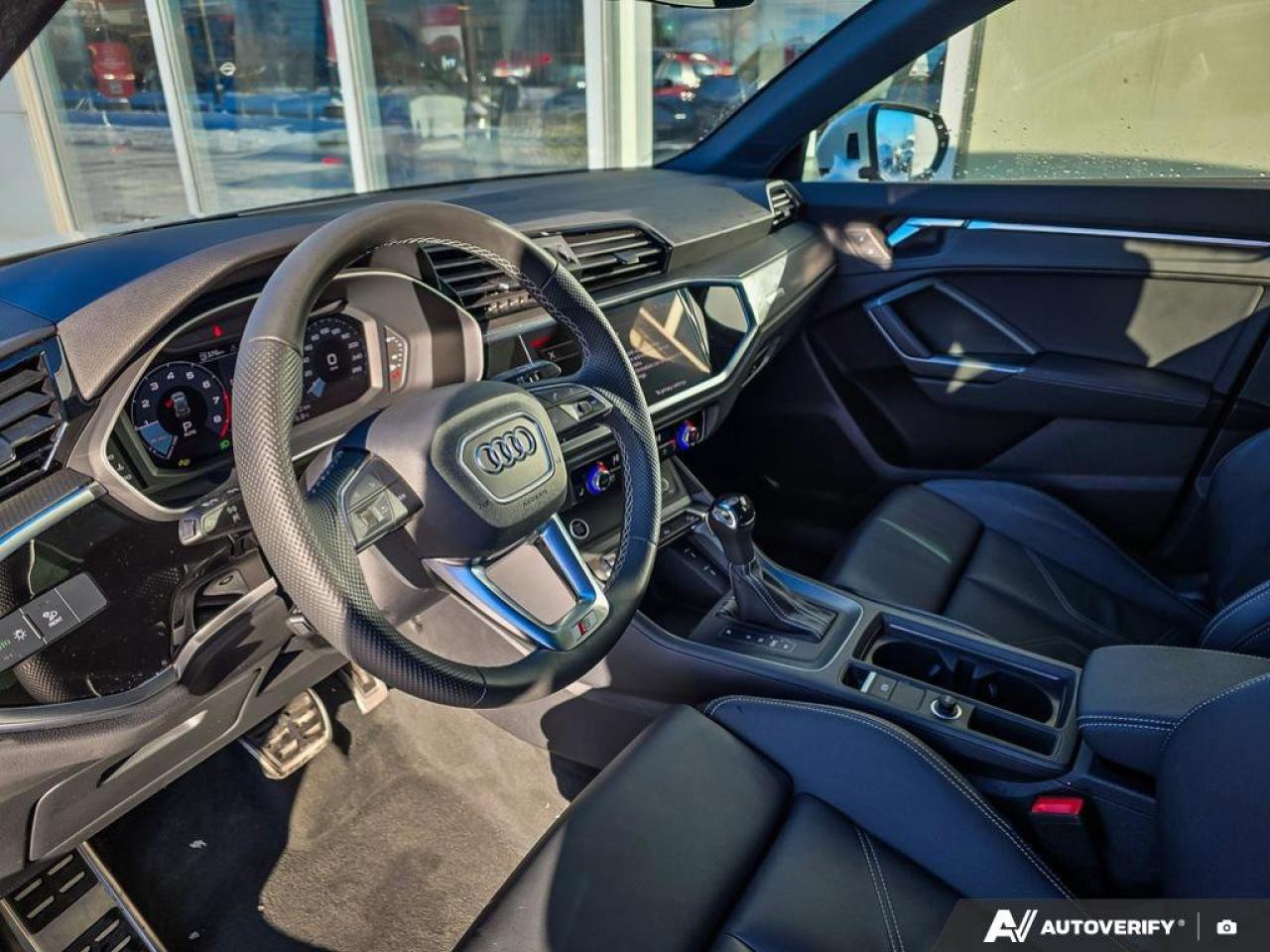 2025 Audi Q3 Progressiv | Apple CarPlay | Leather | Moonroof | Photo