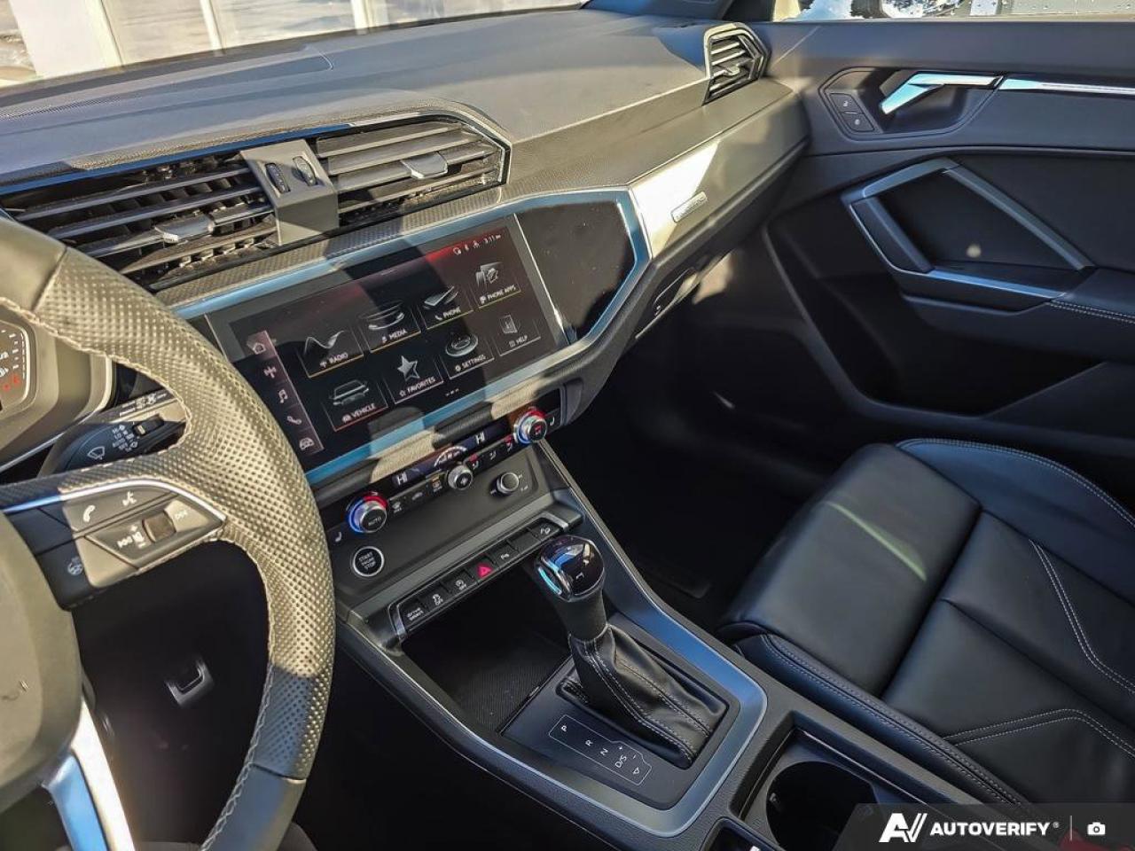 2025 Audi Q3 Progressiv | Apple CarPlay | Leather | Moonroof | Photo