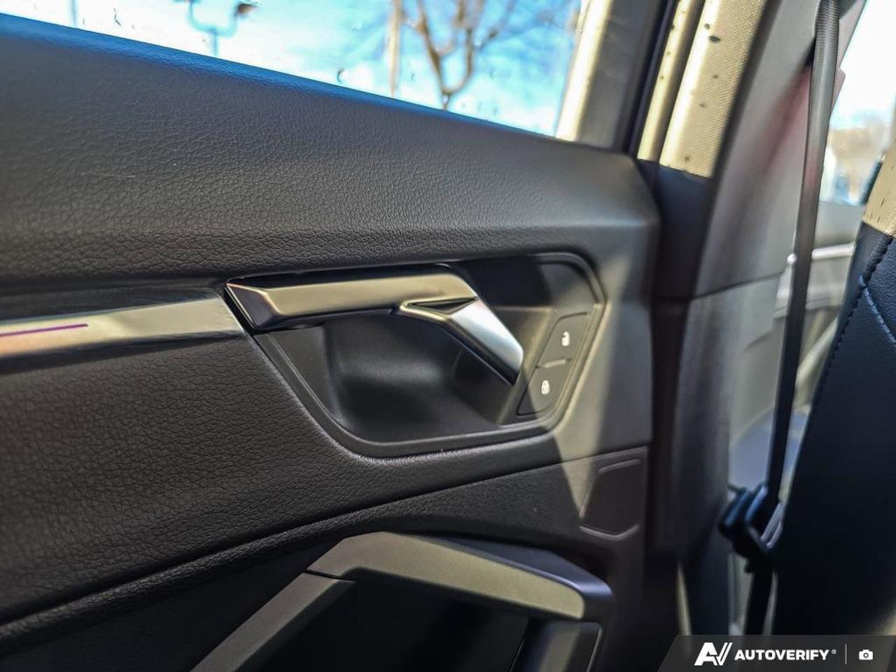 2025 Audi Q3 Progressiv | Apple CarPlay | Leather | Moonroof | Photo