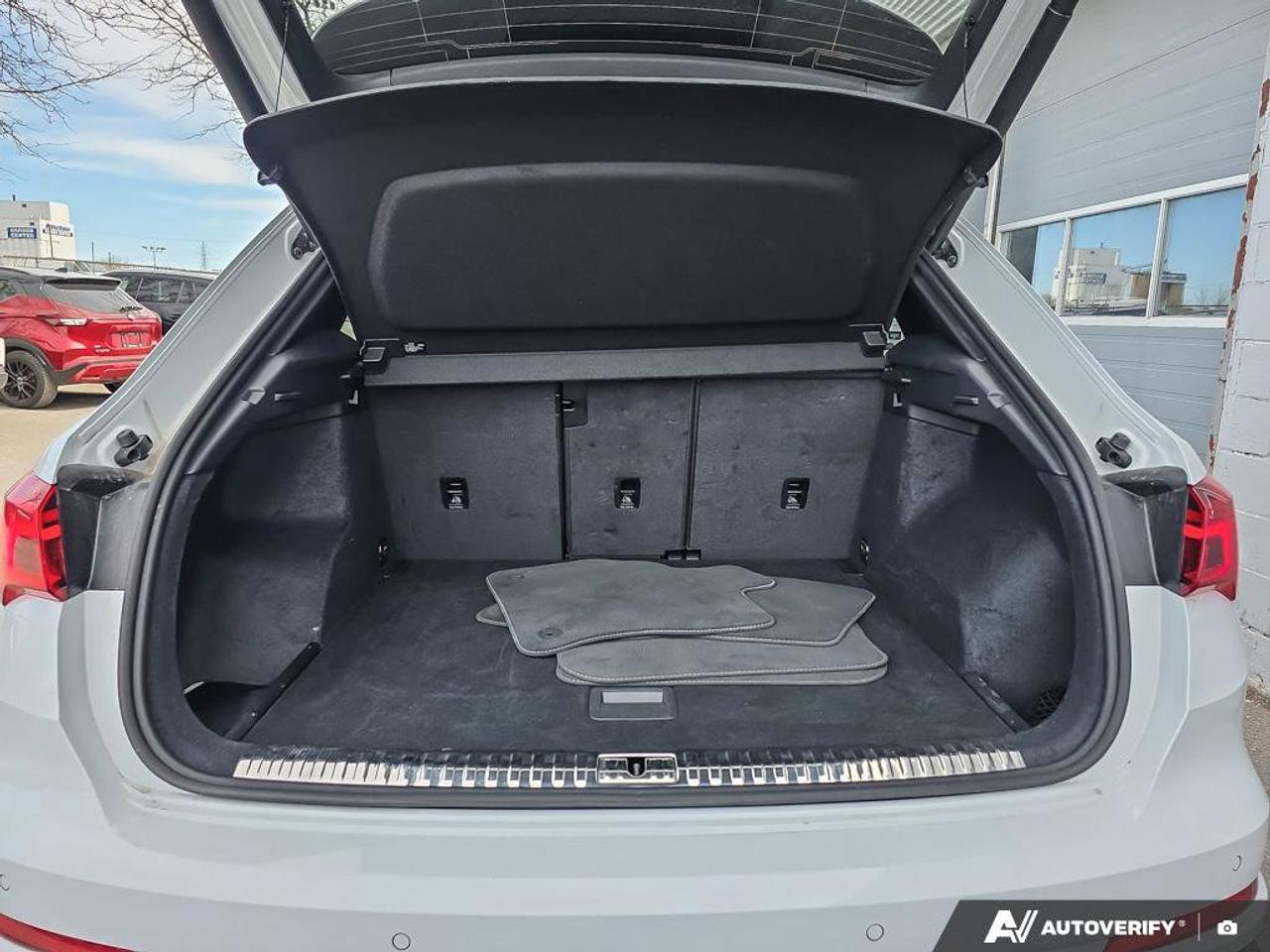 2025 Audi Q3 S Line Progressiv | Wireless Apple CarPlay | Leather | Moonroof | Photo