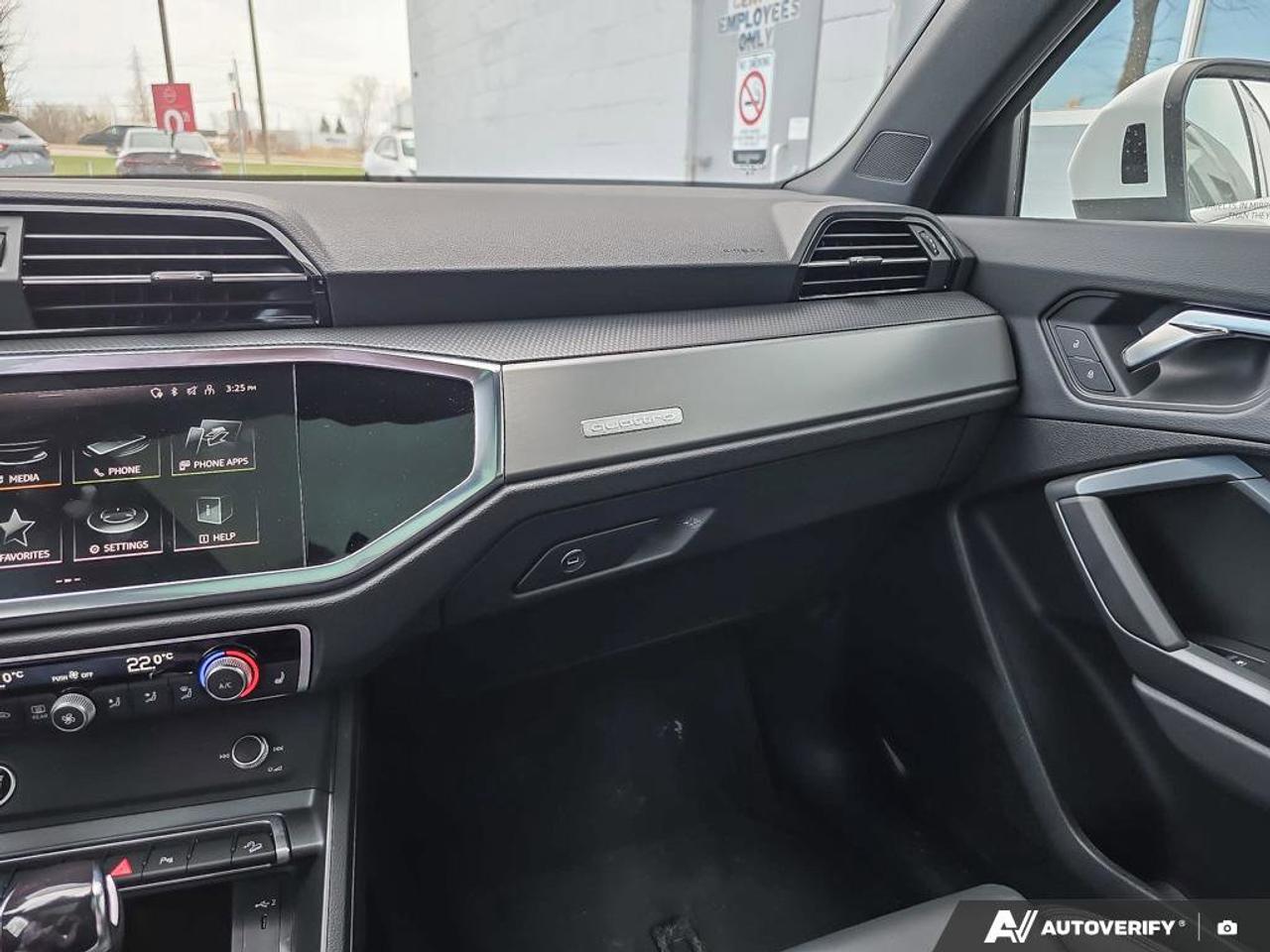 2025 Audi Q3 S Line Progressiv | Wireless Apple CarPlay | Leather | Moonroof | Photo