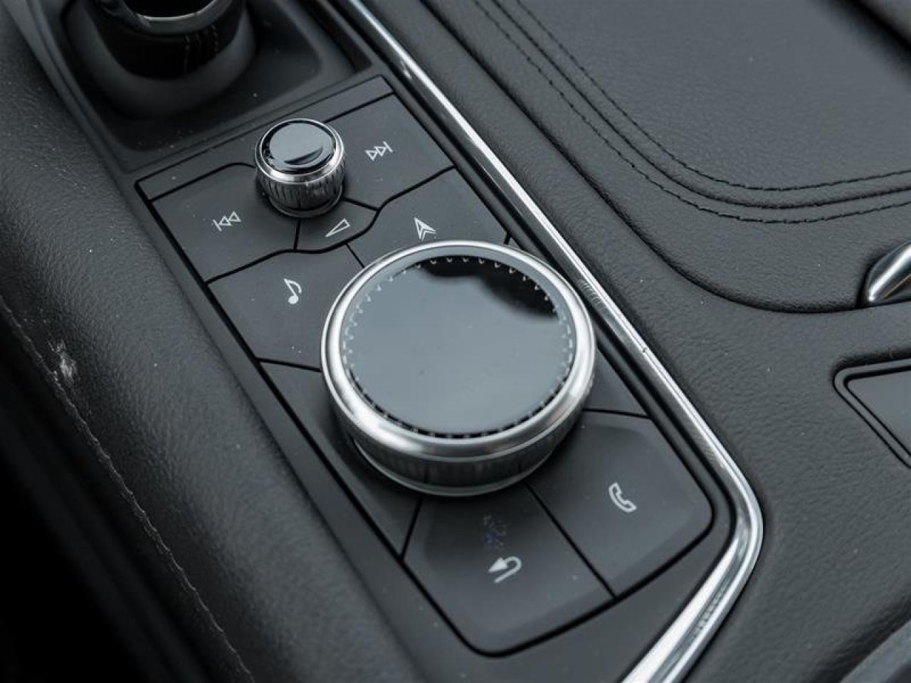 2026 Cadillac XT5 Sport Photo