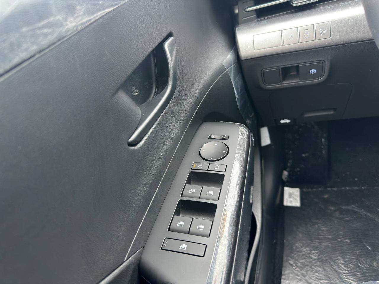 2026 Hyundai KONA Essential Photo