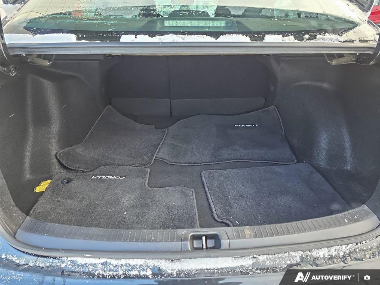 2021 Toyota Corolla SE | 6 Speed iMT | Apple Car Play | Heated Seats | Photo