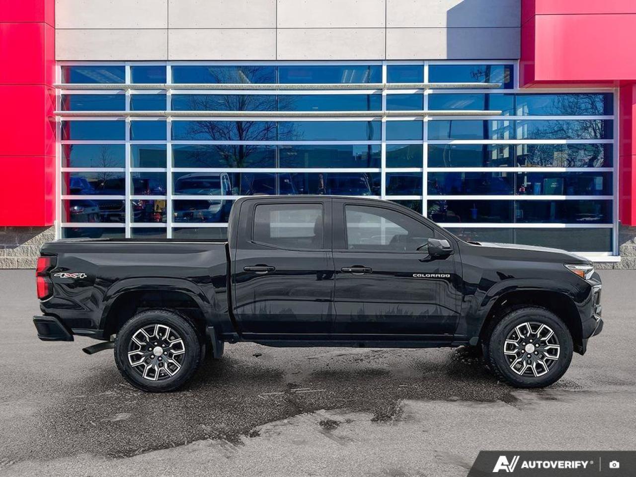 2023 Chevrolet Colorado LT | Leather | Sunroof | Heated Seats + Steering | Remote Start | Bose Audio | and More ! Photo