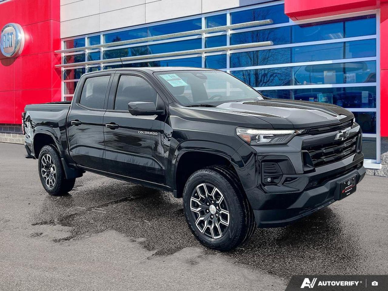 2023 Chevrolet Colorado LT | Leather | Sunroof | Heated Seats + Steering | Remote Start | Bose Audio | and More ! Photo