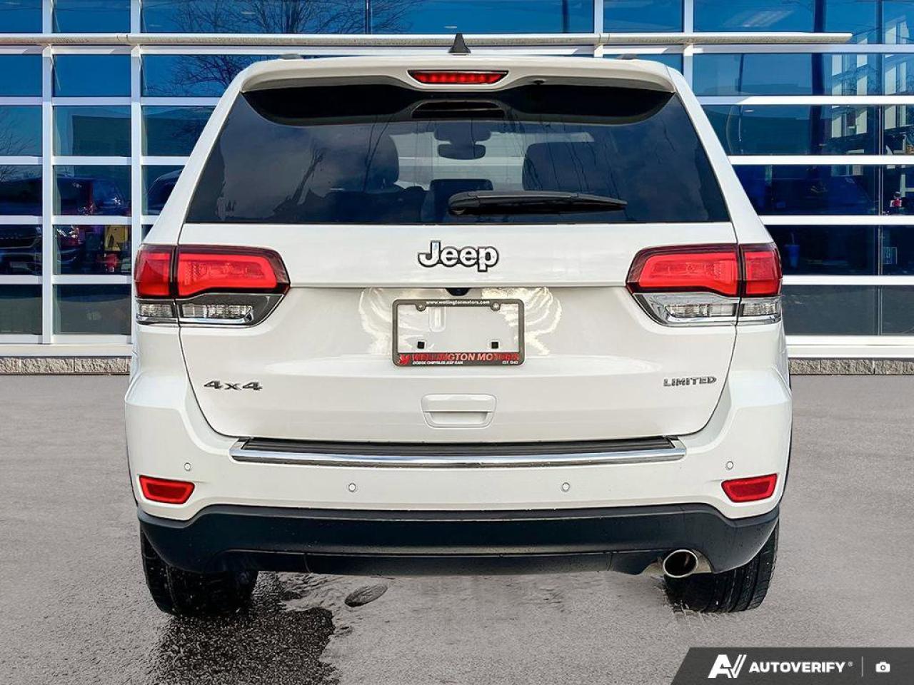 2021 Jeep Grand Cherokee Limited 4x4 | Leather | Navi | Sunroof | Heated Seats + Steering | Power Liftgate | and More ! Photo