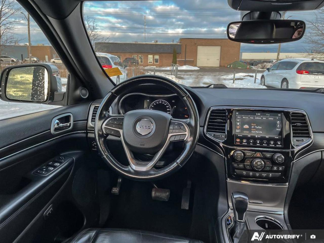 2021 Jeep Grand Cherokee Limited 4x4 | Leather | Navi | Sunroof | Heated Seats + Steering | Power Liftgate | and More ! Photo