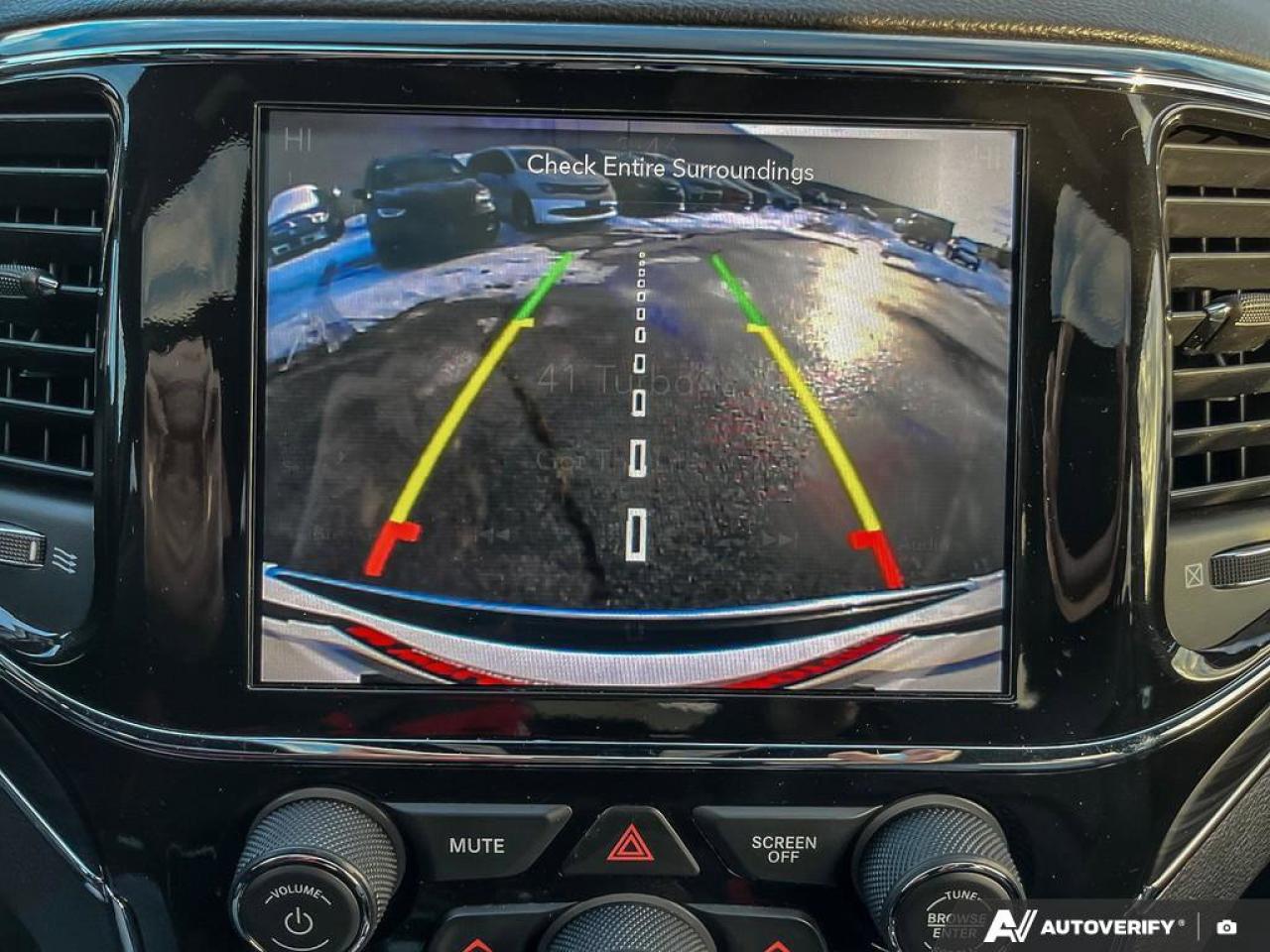 2021 Jeep Grand Cherokee Limited 4x4 | Leather | Navi | Sunroof | Heated Seats + Steering | Power Liftgate | and More ! Photo