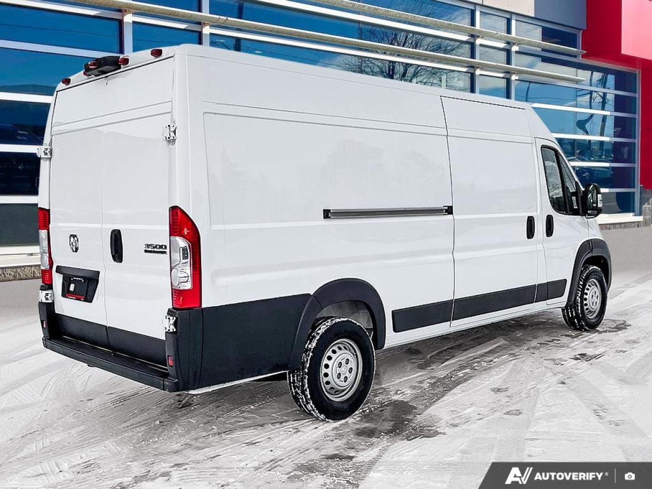 2024 RAM ProMaster Cargo Van 159 WB EXT High Roof | Adaptive Cruise | Forward Collision Warning | Carplay + Android | and More ! Photo