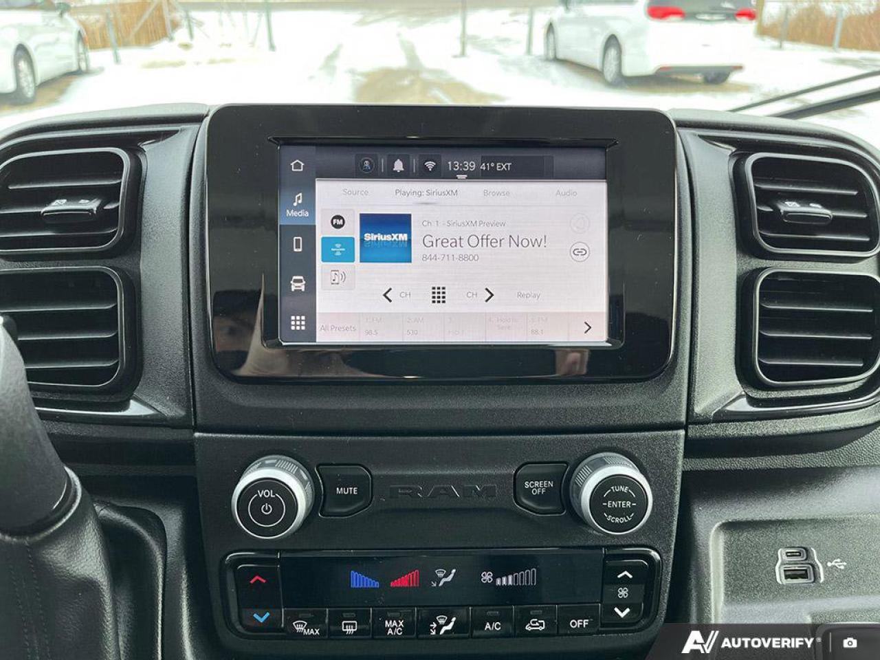 2024 RAM ProMaster Cargo Van 159 WB EXT High Roof | Adaptive Cruise | Forward Collision Warning | Carplay + Android | and More ! Photo