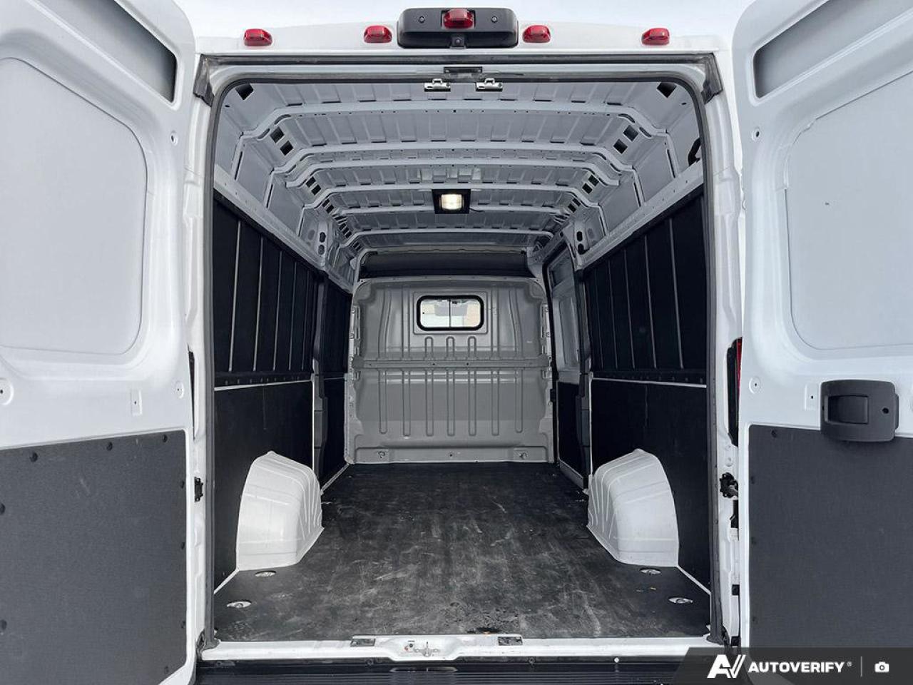 2024 RAM ProMaster Cargo Van 159 WB EXT High Roof | Adaptive Cruise | Forward Collision Warning | Carplay + Android | and More ! Photo