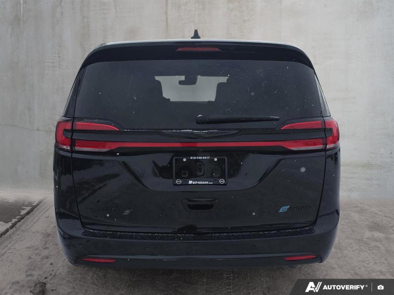 2023 Chrysler Pacifica Hybrid Limited | NAPPA Leather | Heated\Cooled Seats | Apple Car Play | Photo2