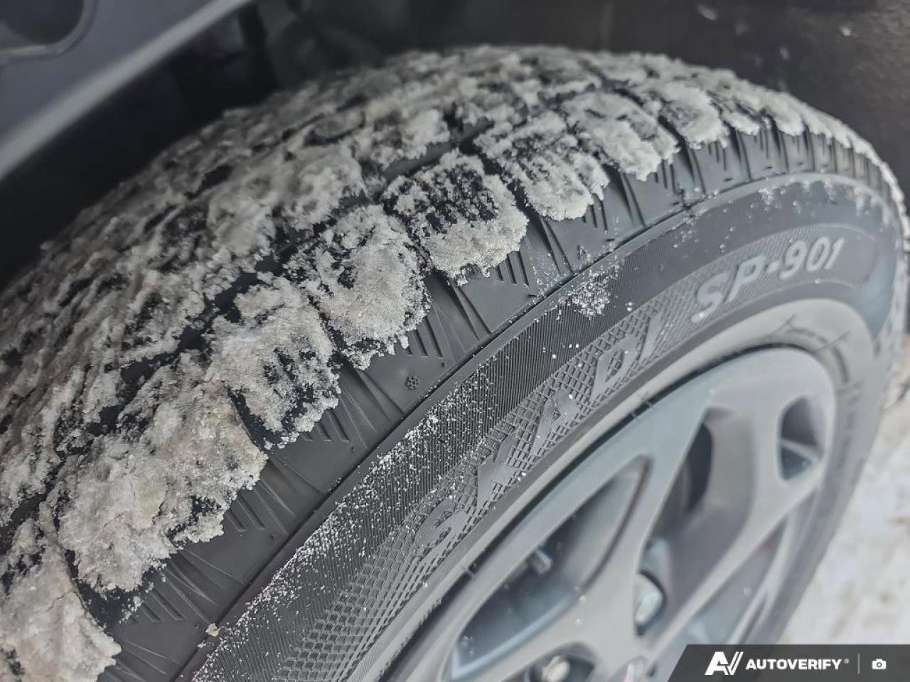 2023 Chrysler Pacifica Hybrid Limited | NAPPA Leather | Heated\Cooled Seats | Apple Car Play | Photo