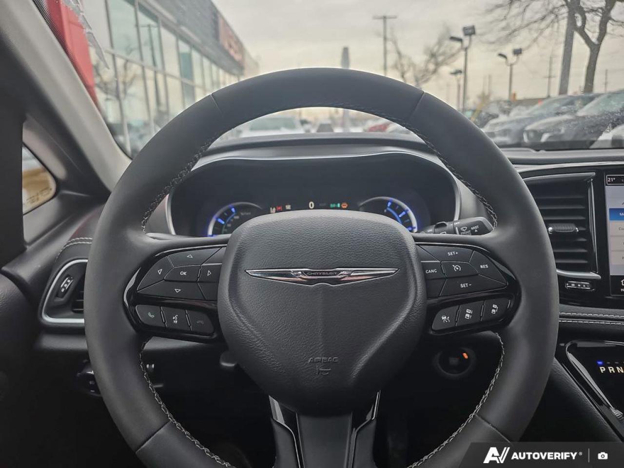 2023 Chrysler Pacifica Hybrid Limited | NAPPA Leather | Heated\Cooled Seats | Apple Car Play | Photo