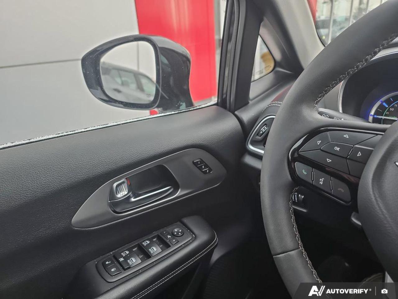 2023 Chrysler Pacifica Hybrid Limited | NAPPA Leather | Heated\Cooled Seats | Apple Car Play | Photo