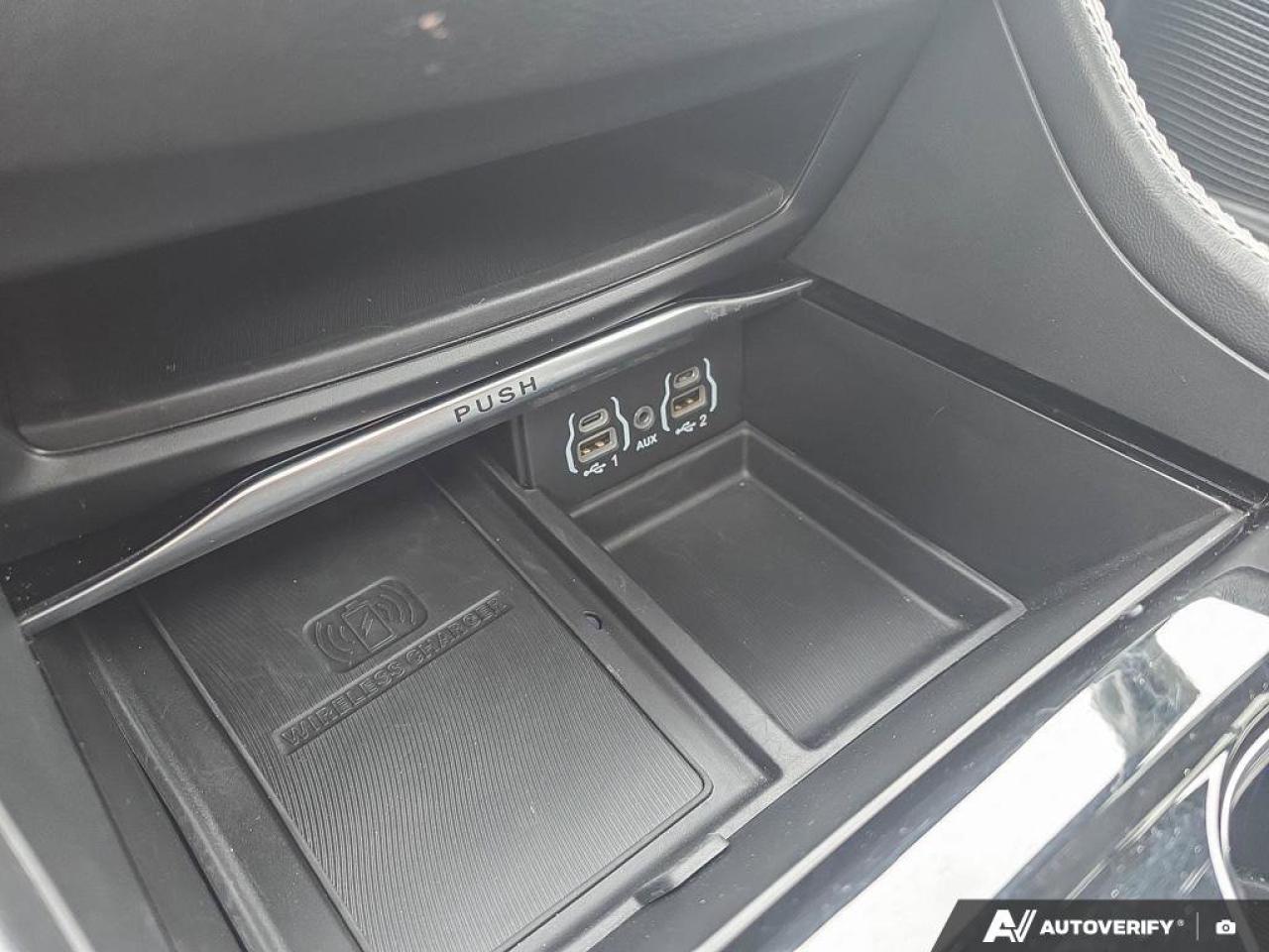 2023 Chrysler Pacifica Hybrid Limited | NAPPA Leather | Heated\Cooled Seats | Apple Car Play | Photo