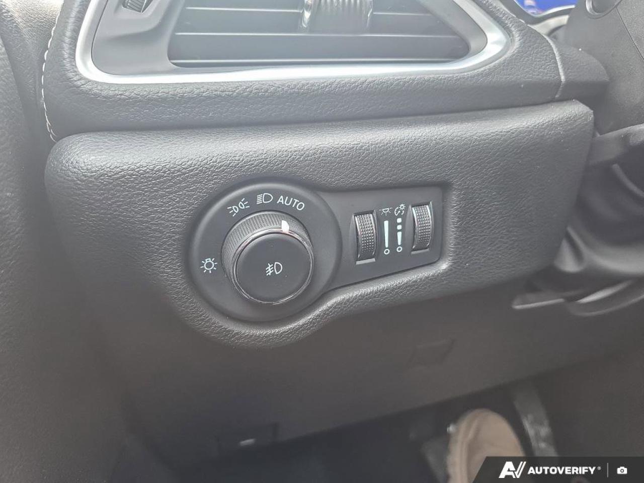 2023 Chrysler Pacifica Hybrid Limited | NAPPA Leather | Heated\Cooled Seats | Apple Car Play | Photo