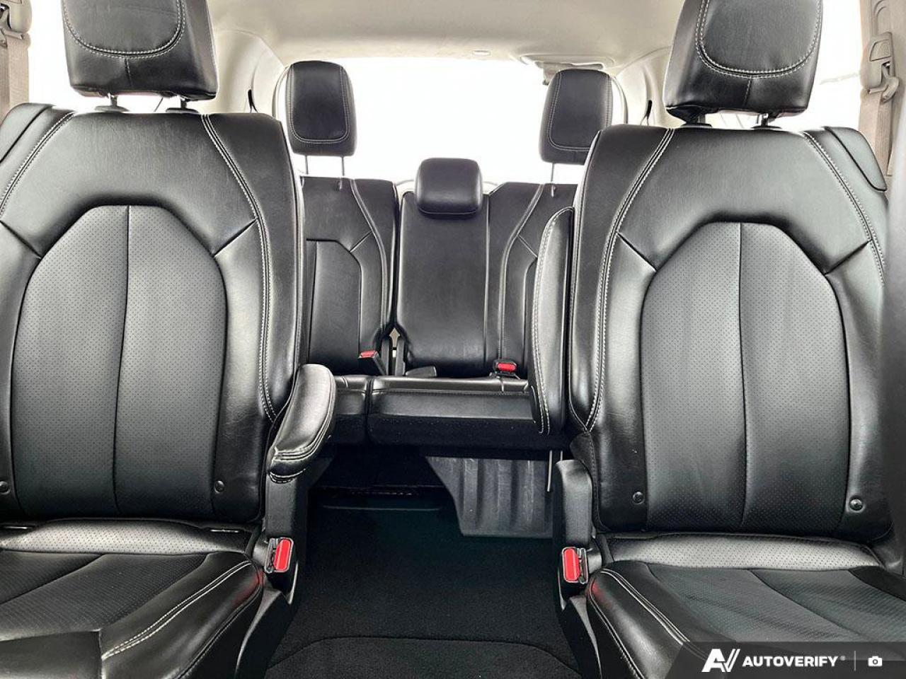 2024 Chrysler Pacifica Touring-L | Safety Tech | Carplay | Power Doors | Photo