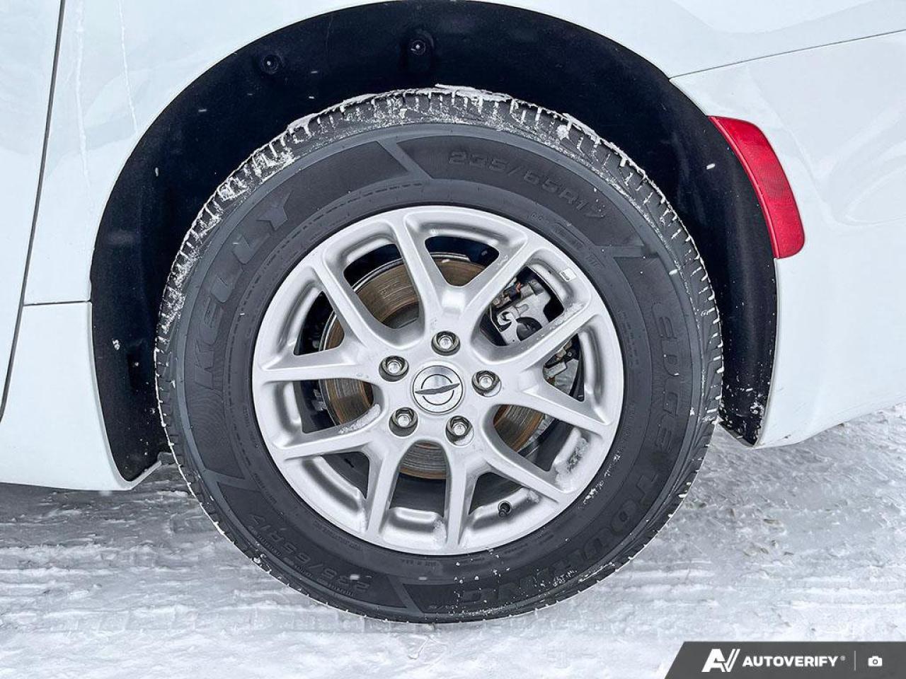 2024 Chrysler Pacifica Touring-L | Safety Tech | Carplay | Power Doors | Photo