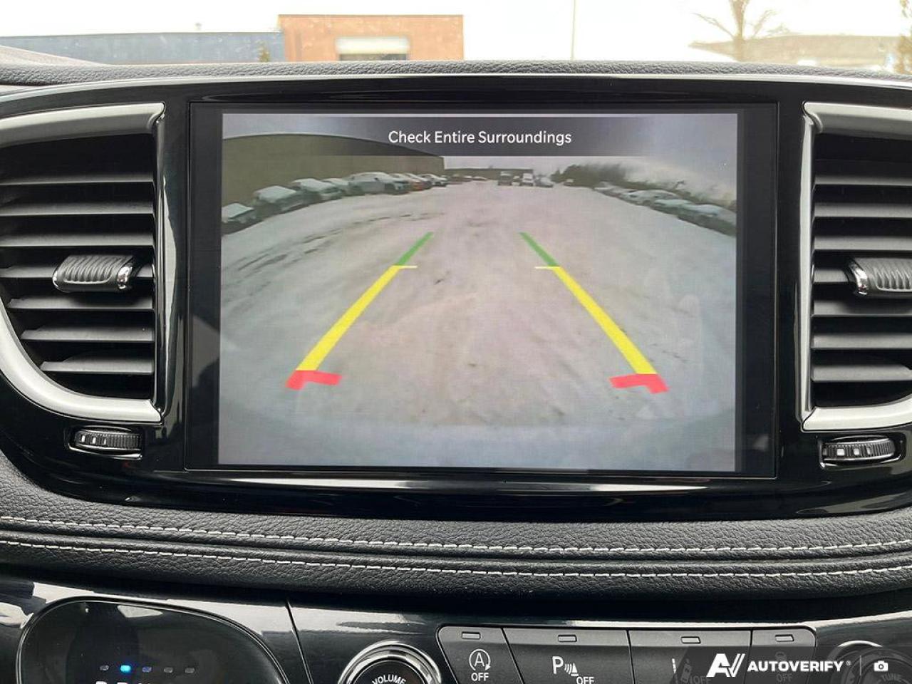 2024 Chrysler Pacifica Touring-L | Safety Tech | Carplay | Power Doors | Photo