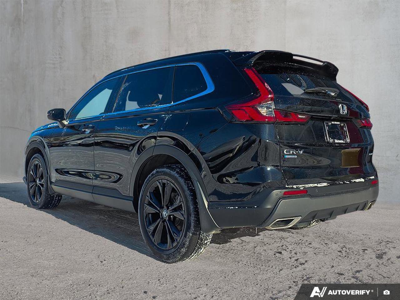 2024 Honda CR-V Hybrid Touring AWD | Wireless Apple CarPlay | Bose Premium Audio | Photo2