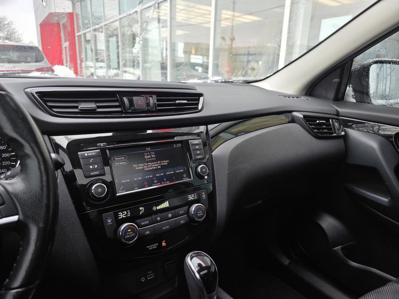 2022 Nissan Qashqai SV | Apple Car Play | Android Auto | Pro-Pilot | Photo