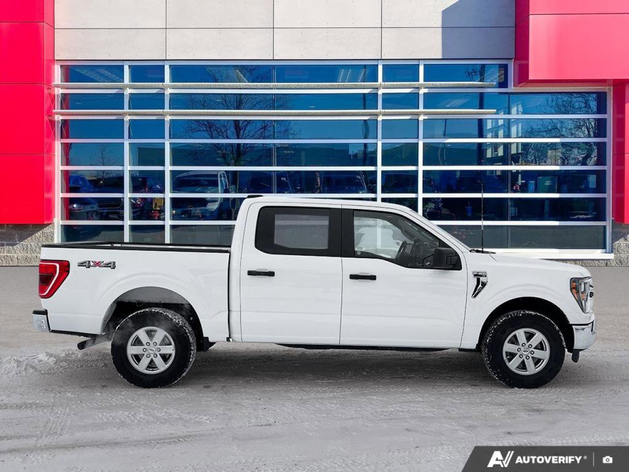 2023 Ford F-150 XLT Crew 4X4 | 3.5L EcoBoost | Trailer Brake Controller | Power Seat | Rear Camera | and More ! Photo